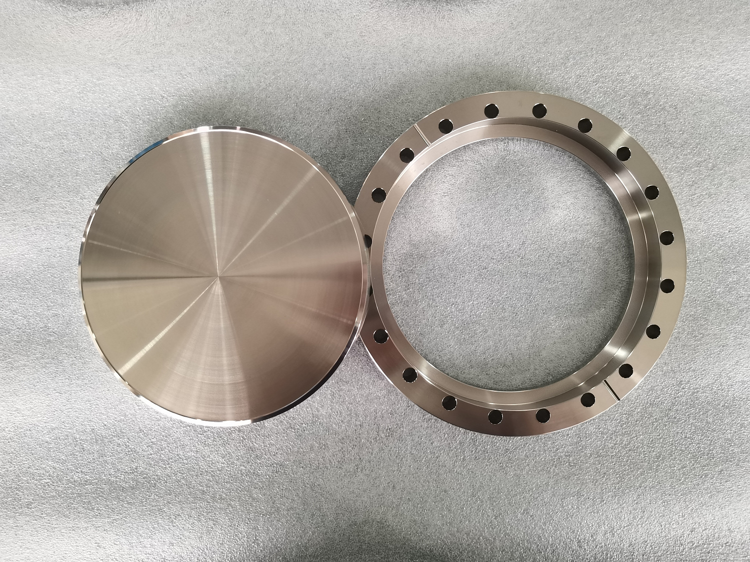 Фланцы CF (ConFlat flanges)